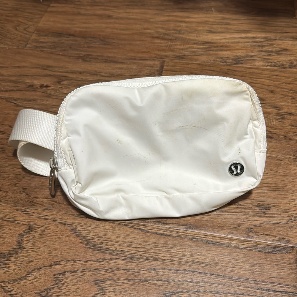 Lululemon Everywhere Belt Bag
